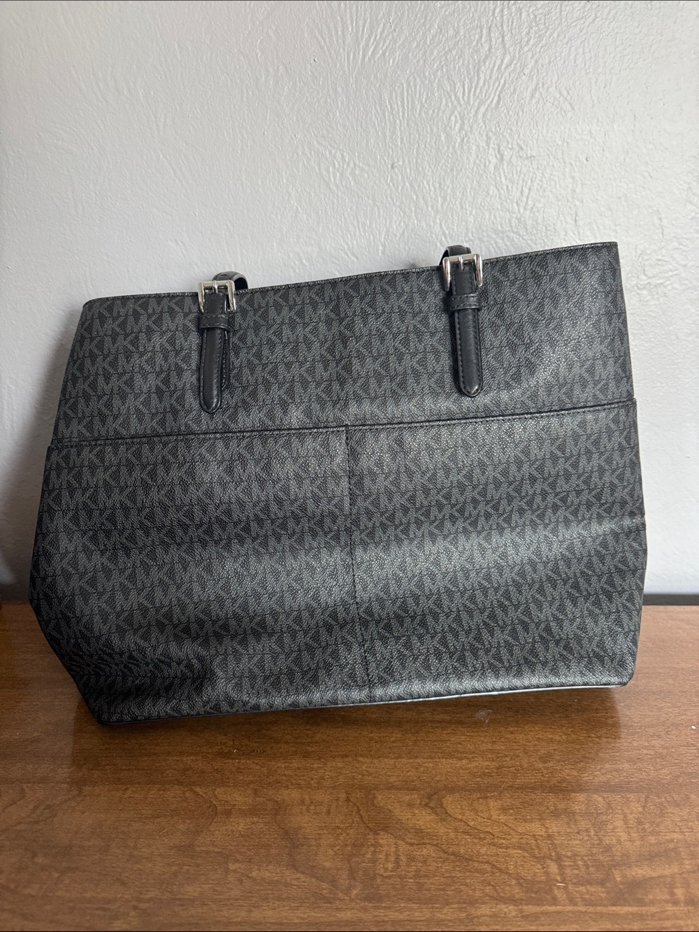 Michael Kors Black Logo Tote Bag - Picture 2 of 3